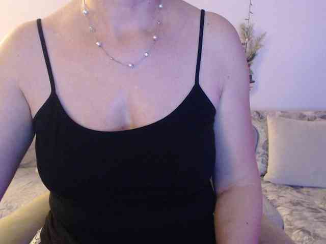 goodSnowQueen webcam