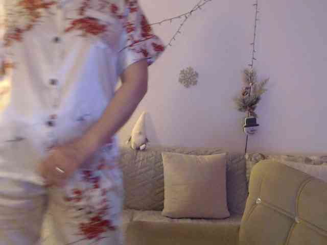 goodSnowQueen webcam