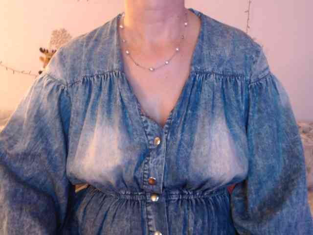 goodSnowQueen webcam