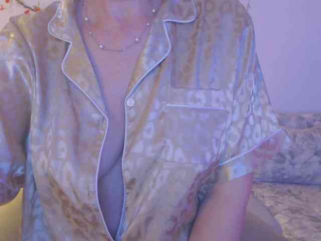 goodSnowQueen webcam