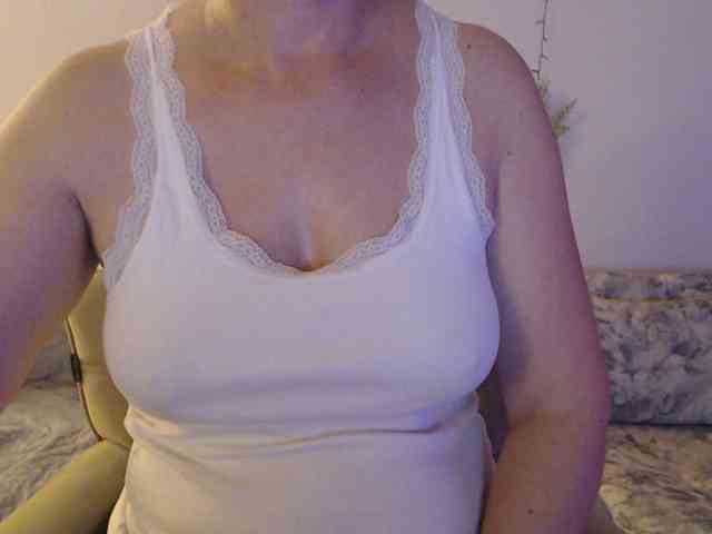 goodSnowQueen webcam