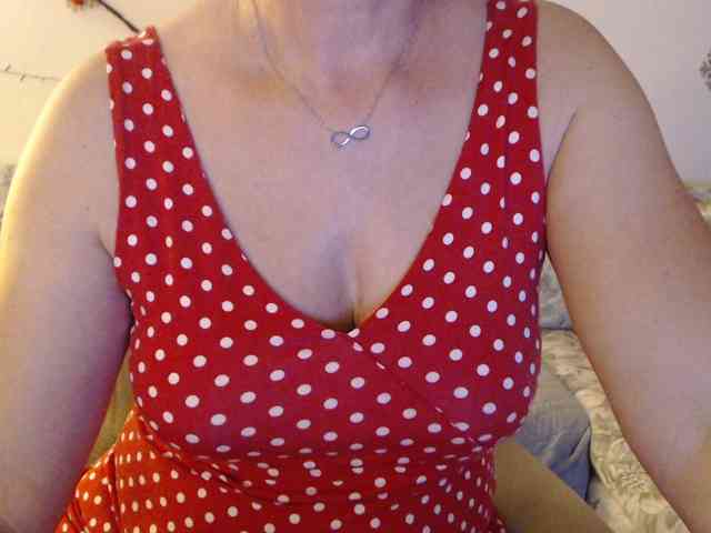 goodSnowQueen webcam