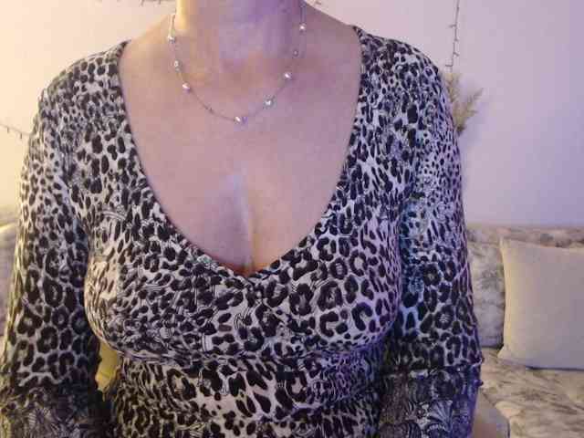 goodSnowQueen webcam