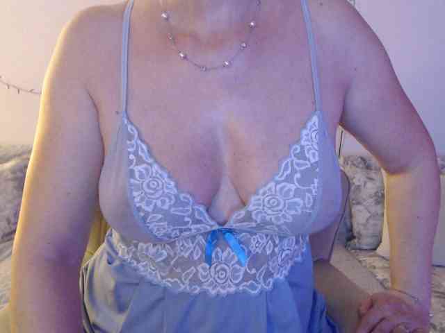 goodSnowQueen webcam