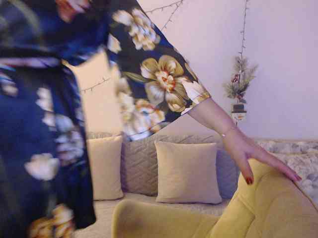 goodSnowQueen webcam