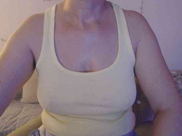 goodSnowQueen webcam