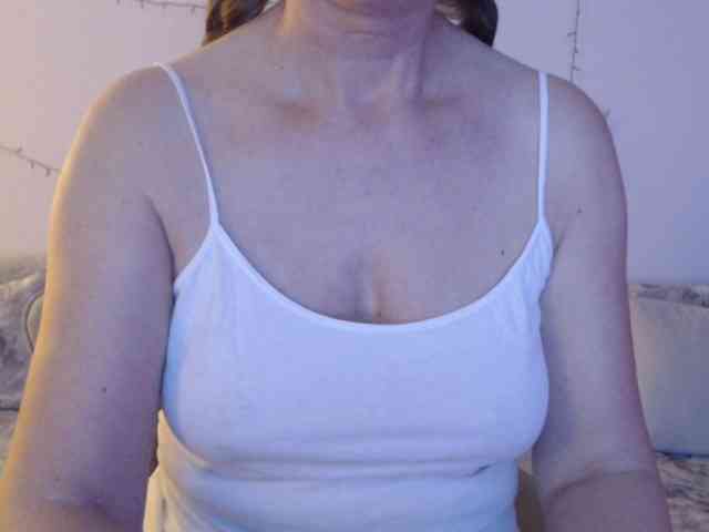 goodSnowQueen webcam