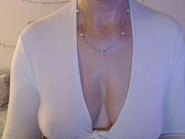 goodSnowQueen goodSnowQueen