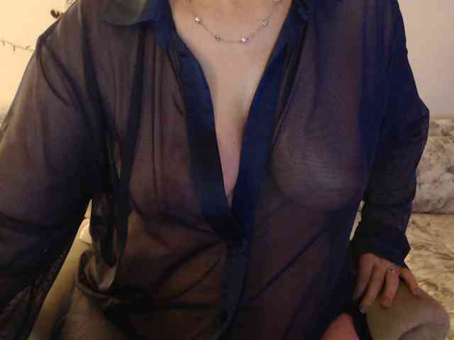 goodSnowQueen webcam