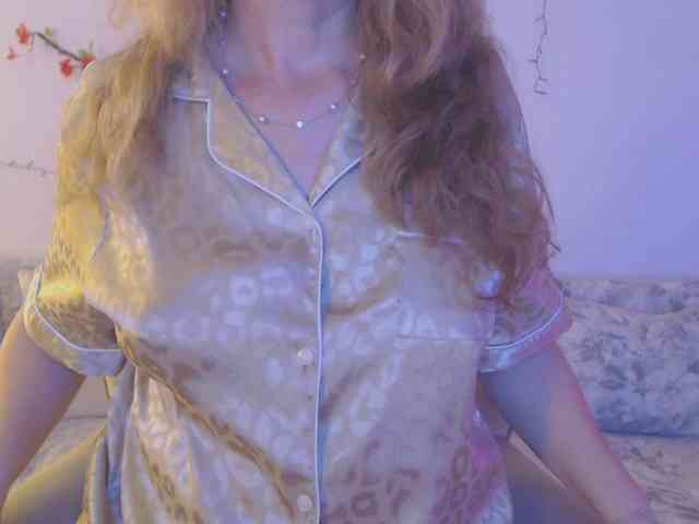 goodSnowQueen webcam