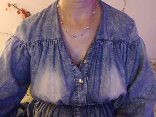 goodSnowQueen webcam