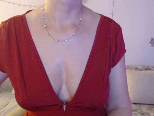 goodSnowQueen webcam