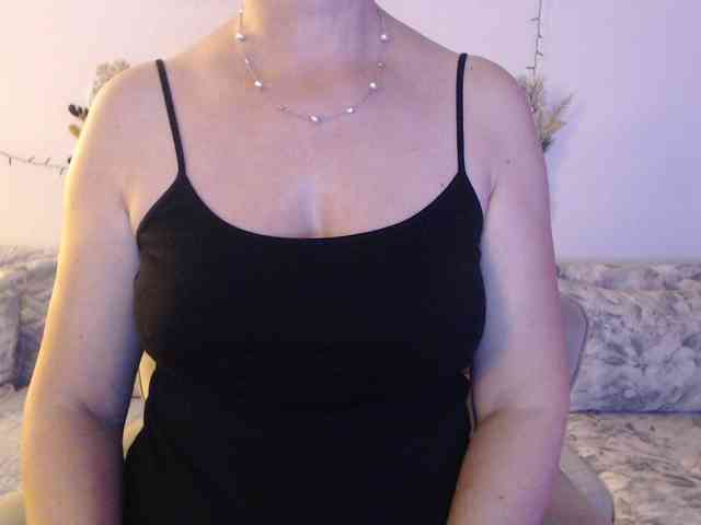 goodSnowQueen webcam