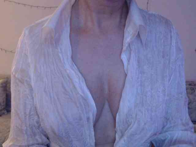 goodSnowQueen webcam