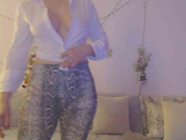 goodSnowQueen webcam