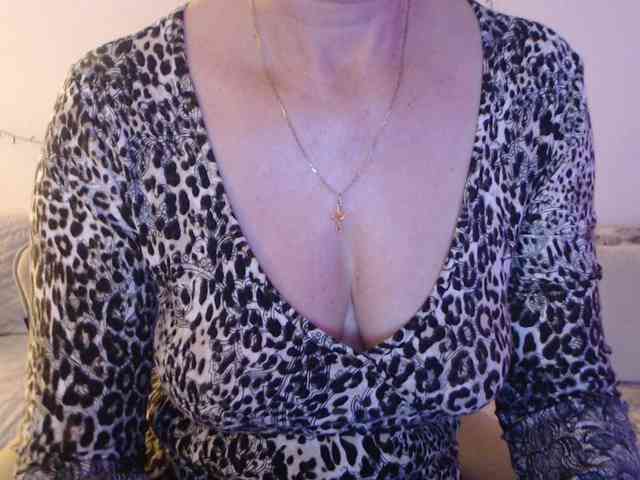 goodSnowQueen goodSnowQueen