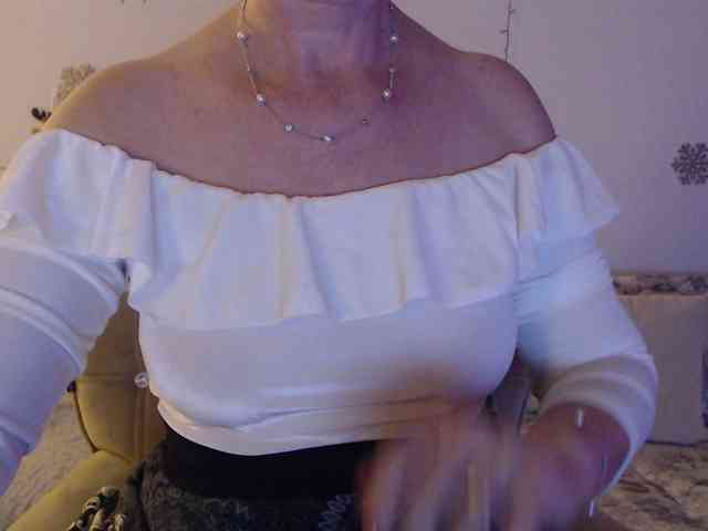 goodSnowQueen goodSnowQueen