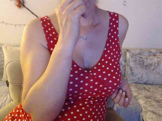 goodSnowQueen webcam