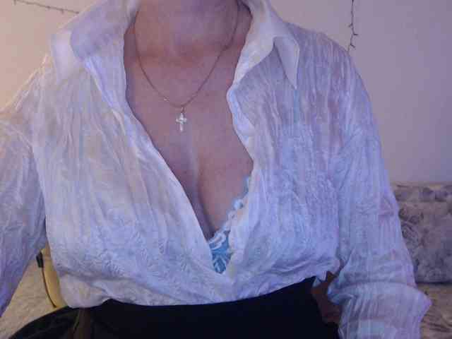 goodSnowQueen webcam