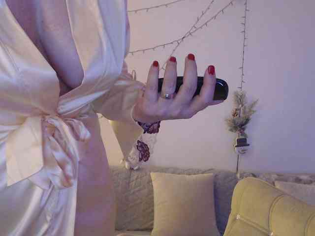 goodSnowQueen webcam