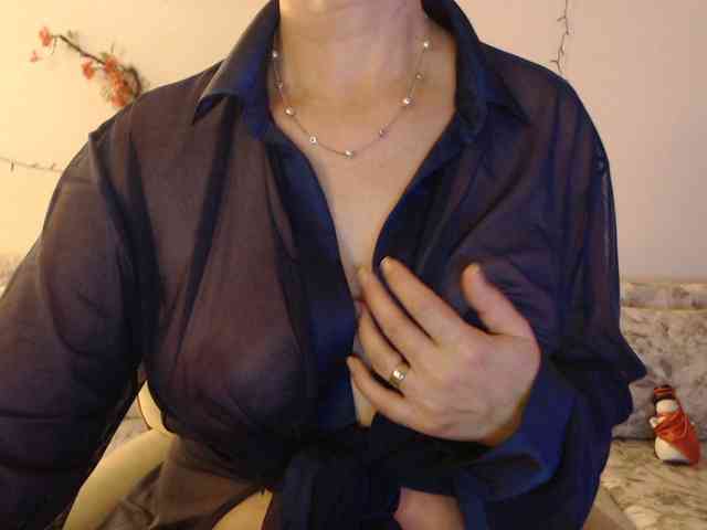 goodSnowQueen webcam