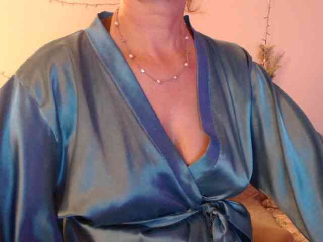 goodSnowQueen webcam