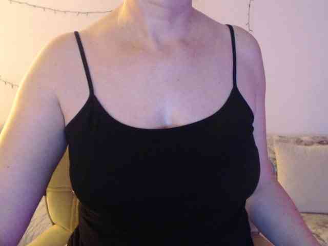 goodSnowQueen webcam