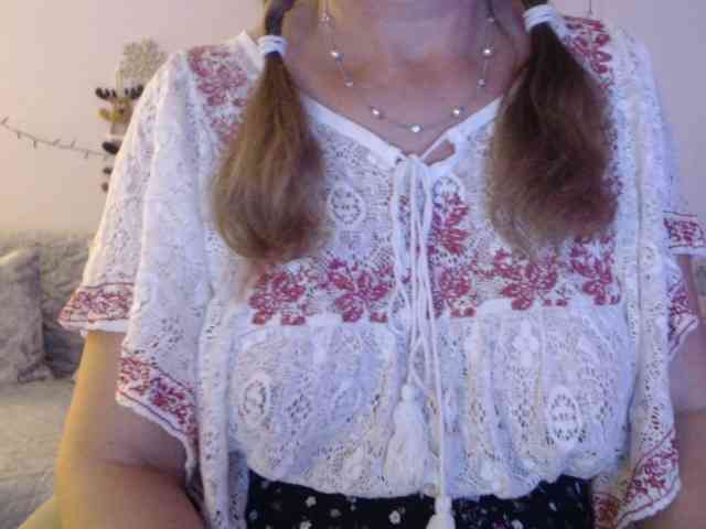 goodSnowQueen webcam