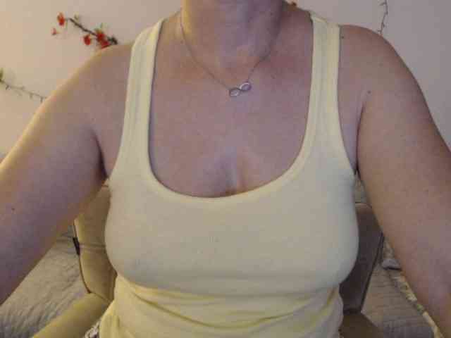goodSnowQueen webcam