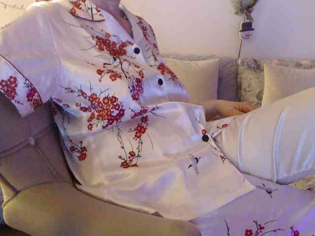 goodSnowQueen webcam