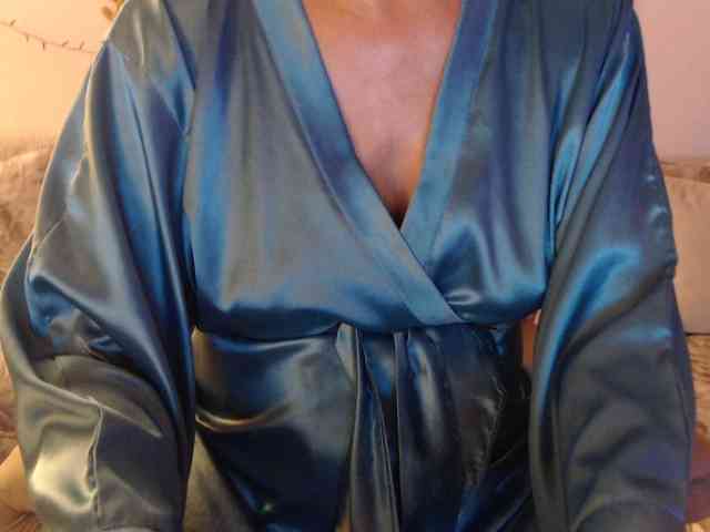 goodSnowQueen webcam