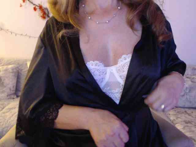 goodSnowQueen webcam