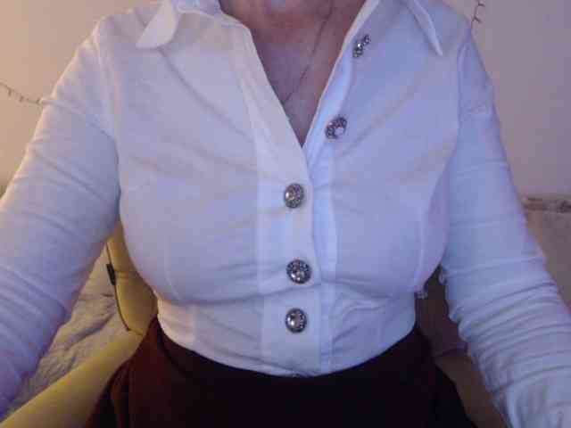 goodSnowQueen webcam