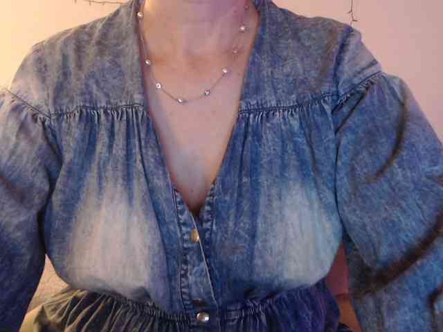 goodSnowQueen webcam