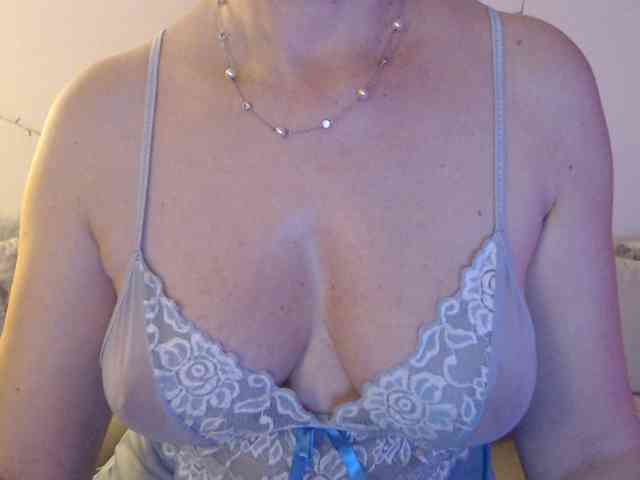 goodSnowQueen webcam