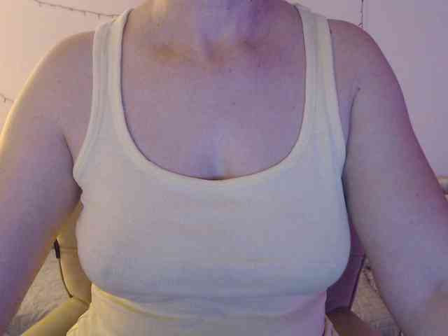 goodSnowQueen webcam