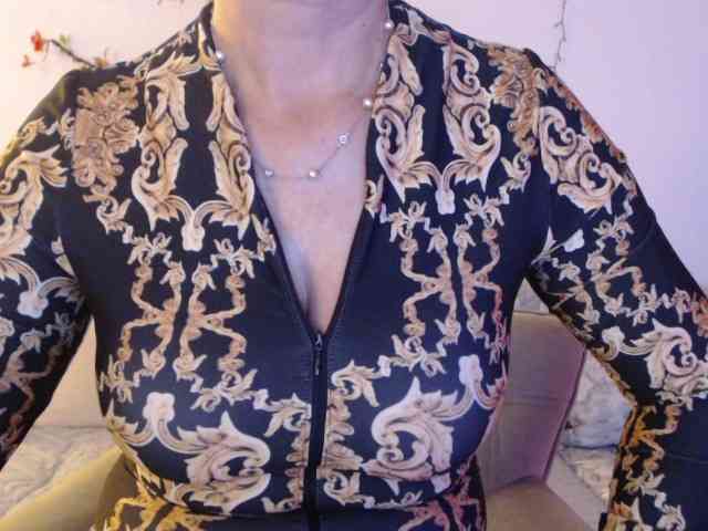 goodSnowQueen webcam