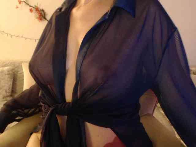 goodSnowQueen webcam