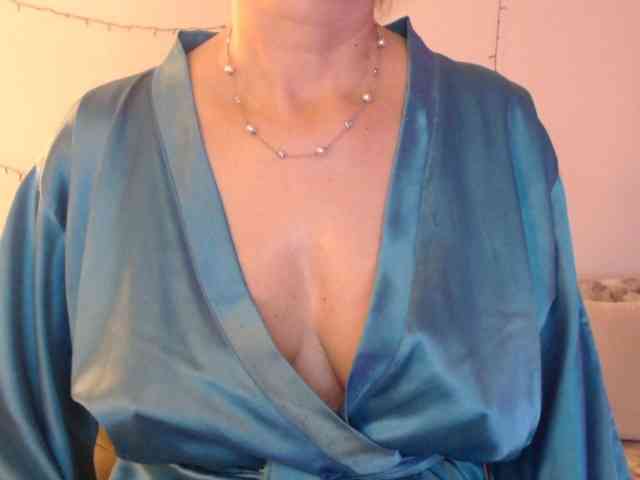 goodSnowQueen webcam