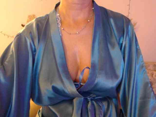 goodSnowQueen webcam