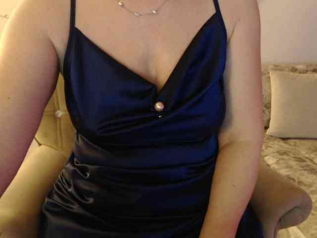 goodSnowQueen goodSnowQueen