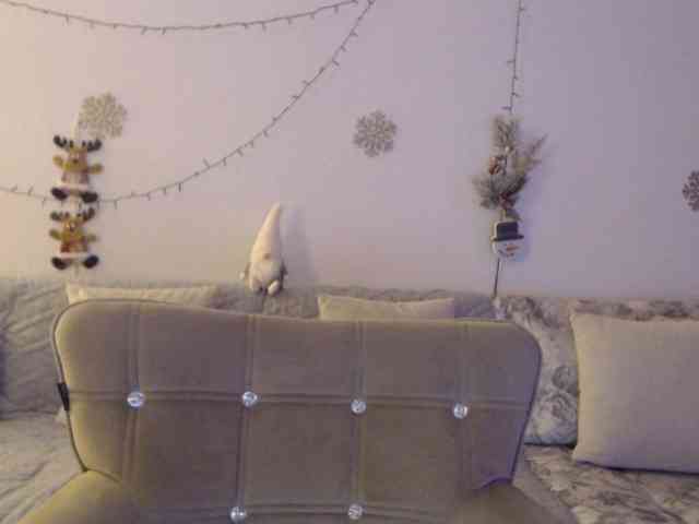 goodSnowQueen webcam