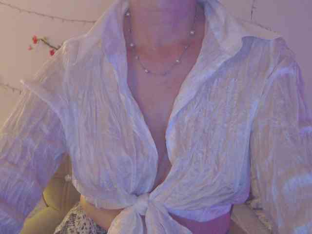 goodSnowQueen webcam