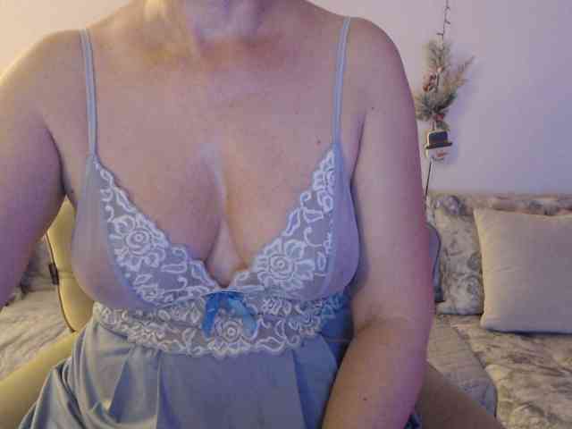 goodSnowQueen webcam