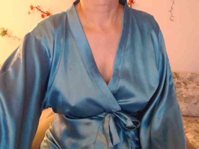 goodSnowQueen webcam