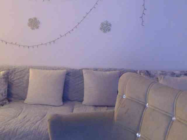 goodSnowQueen webcam