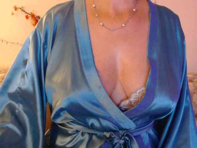 goodSnowQueen webcam