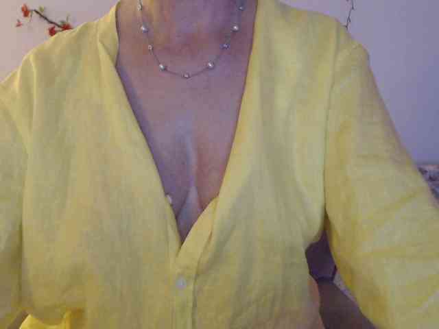 goodSnowQueen webcam