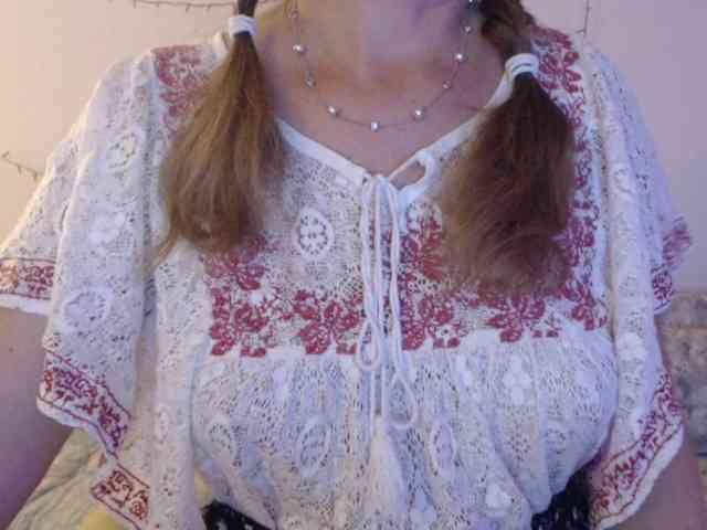 goodSnowQueen webcam