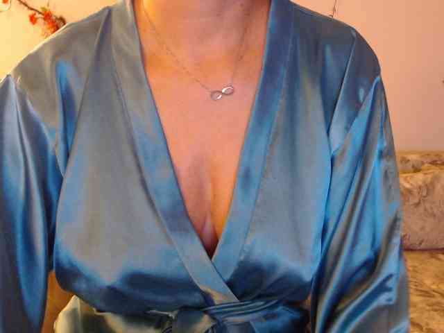goodSnowQueen webcam